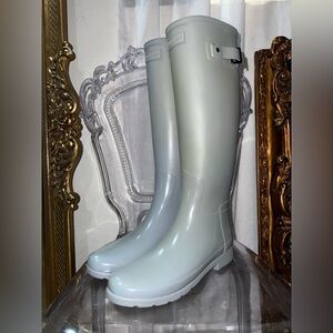 Hunter Original Tall Refined Matte Grey Blue Like New Size 8 Slight discoloratio